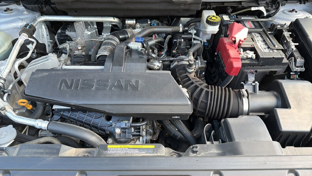 Used 2024 Nissan Rogue S AWD/4WD image 31