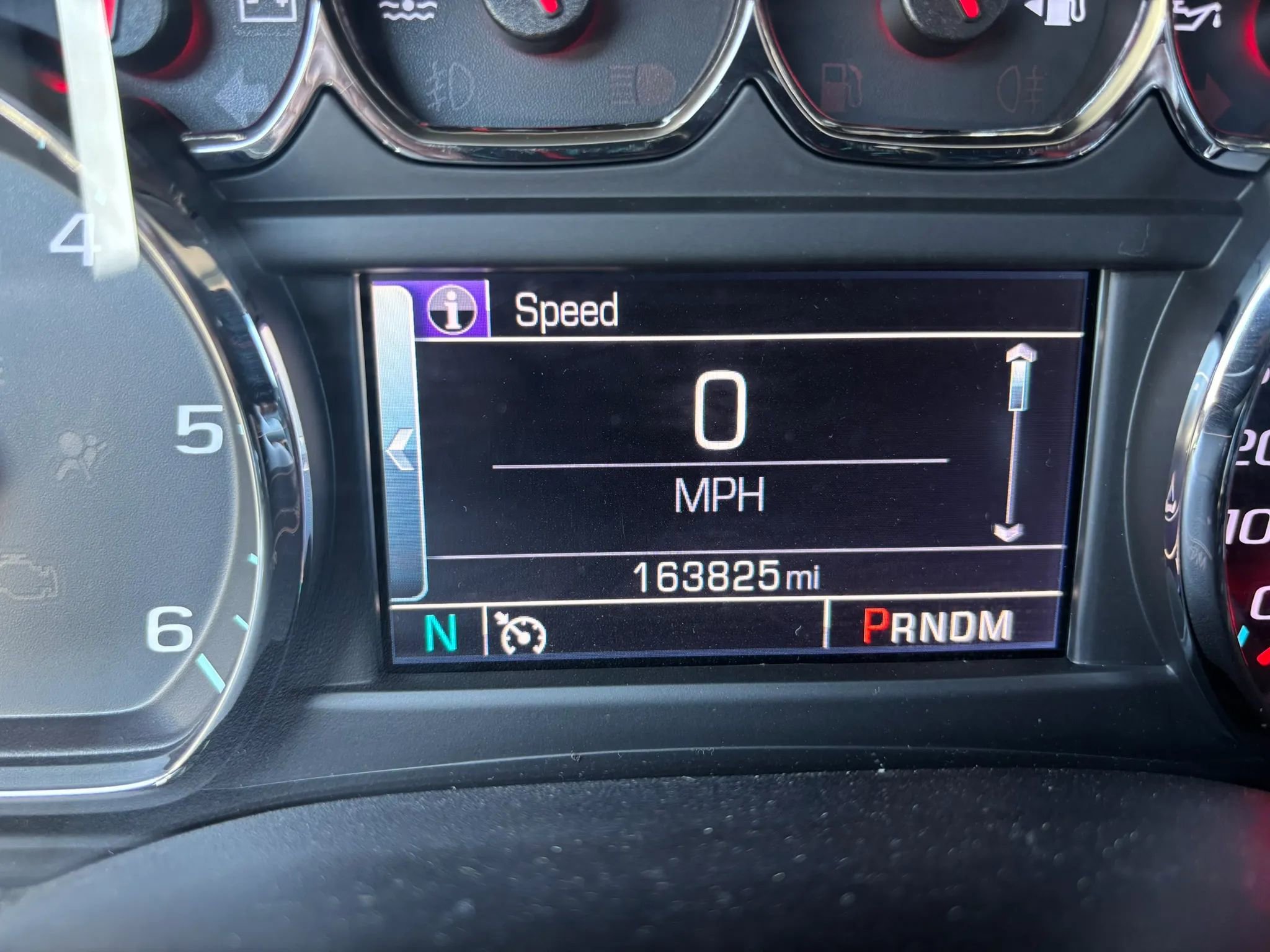 Used 2015 Chevrolet Tahoe LT RWD image 2