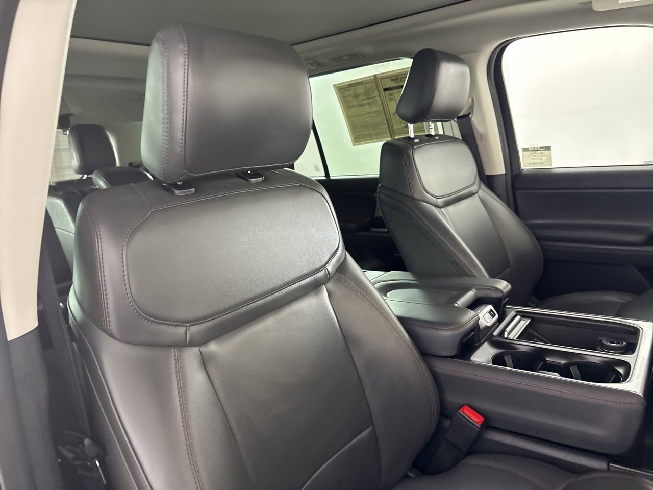 Used 2025 Ford Expedition Active image 26