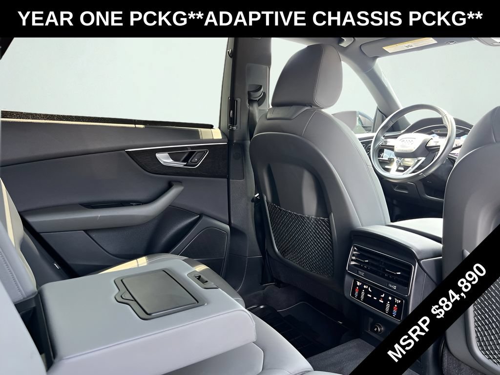 Used 2019 Audi Q8 Prestige w/ Adaptive Chassis Package AWD/4WD image 32