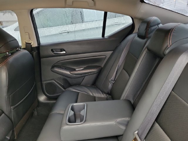 Used 2022 Nissan Altima 2.5 SR FWD image 12
