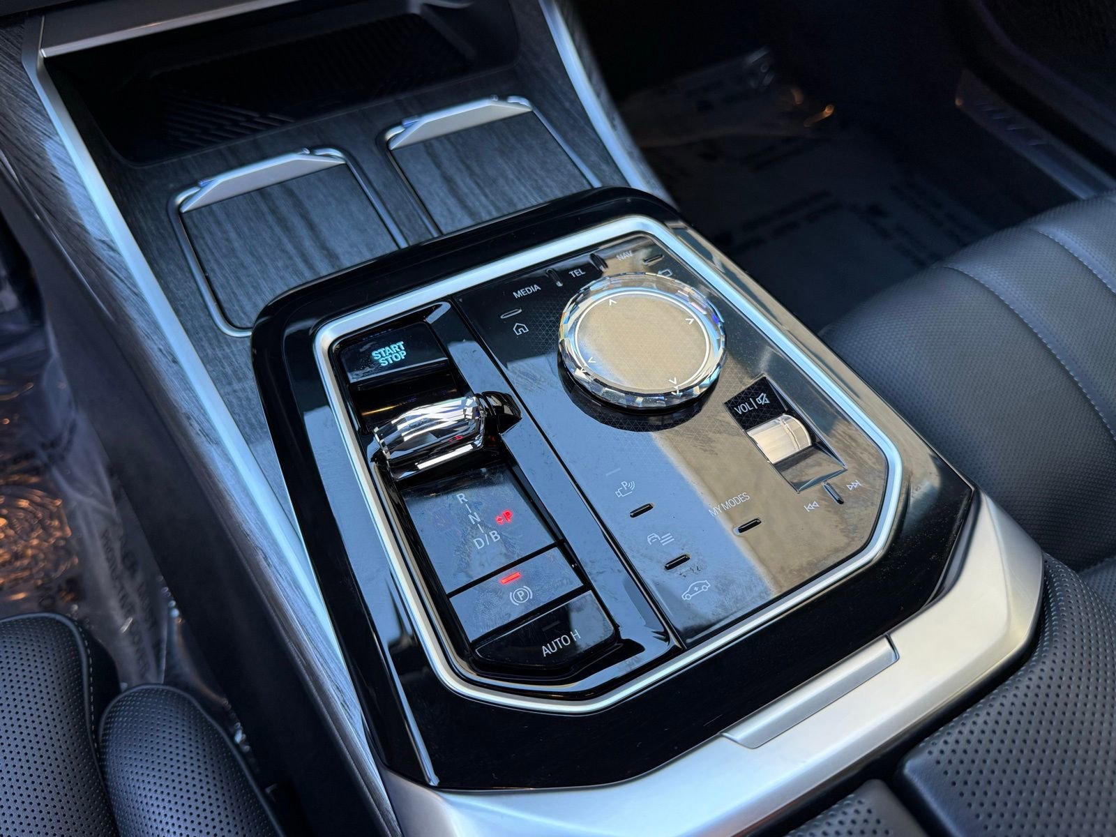 Used 2025 BMW i7 eDrive50 w/ M Sport Package image 28