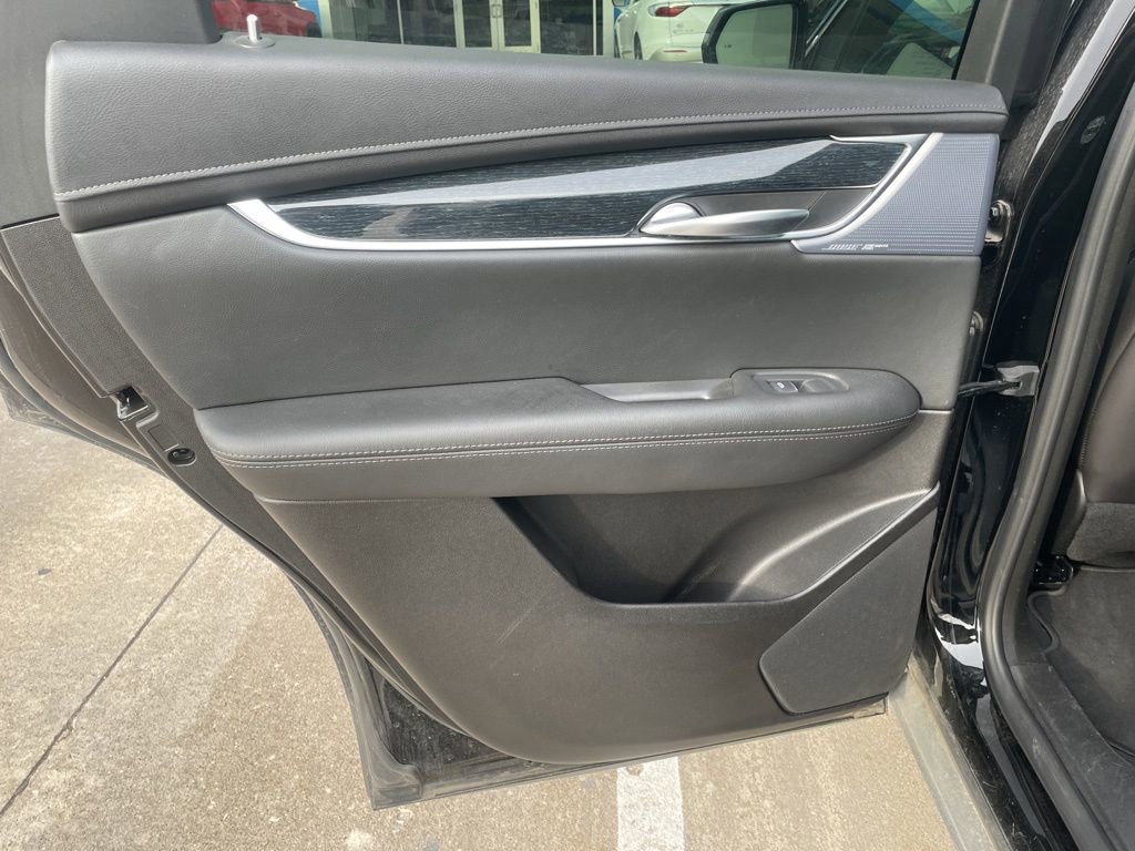 Certified 2025 Cadillac XT5 Premium Luxury image 9