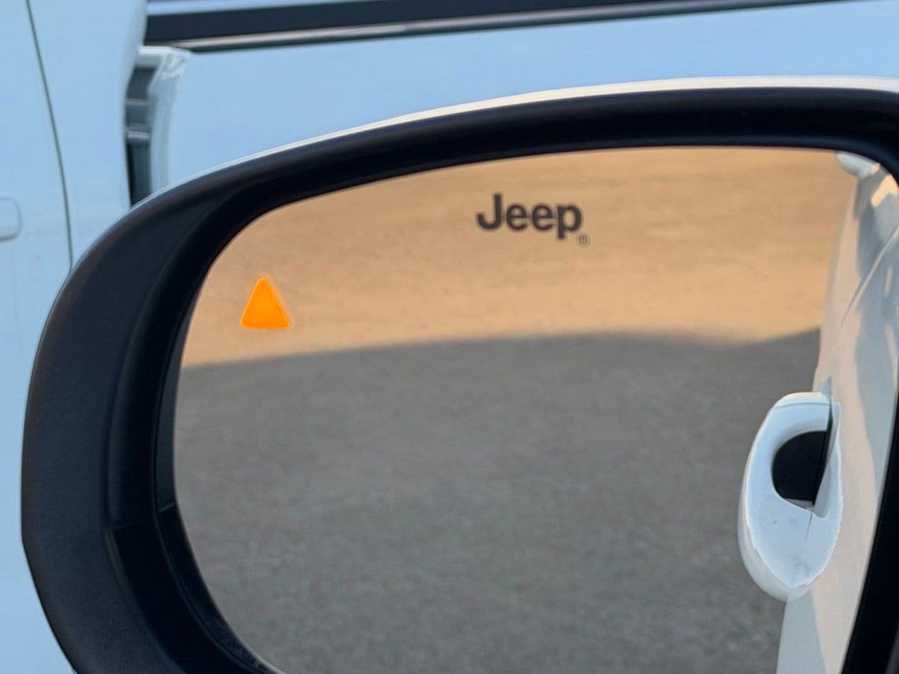 Used 2023 Jeep Compass Latitude w/ Convenience Group AWD/4WD image 39