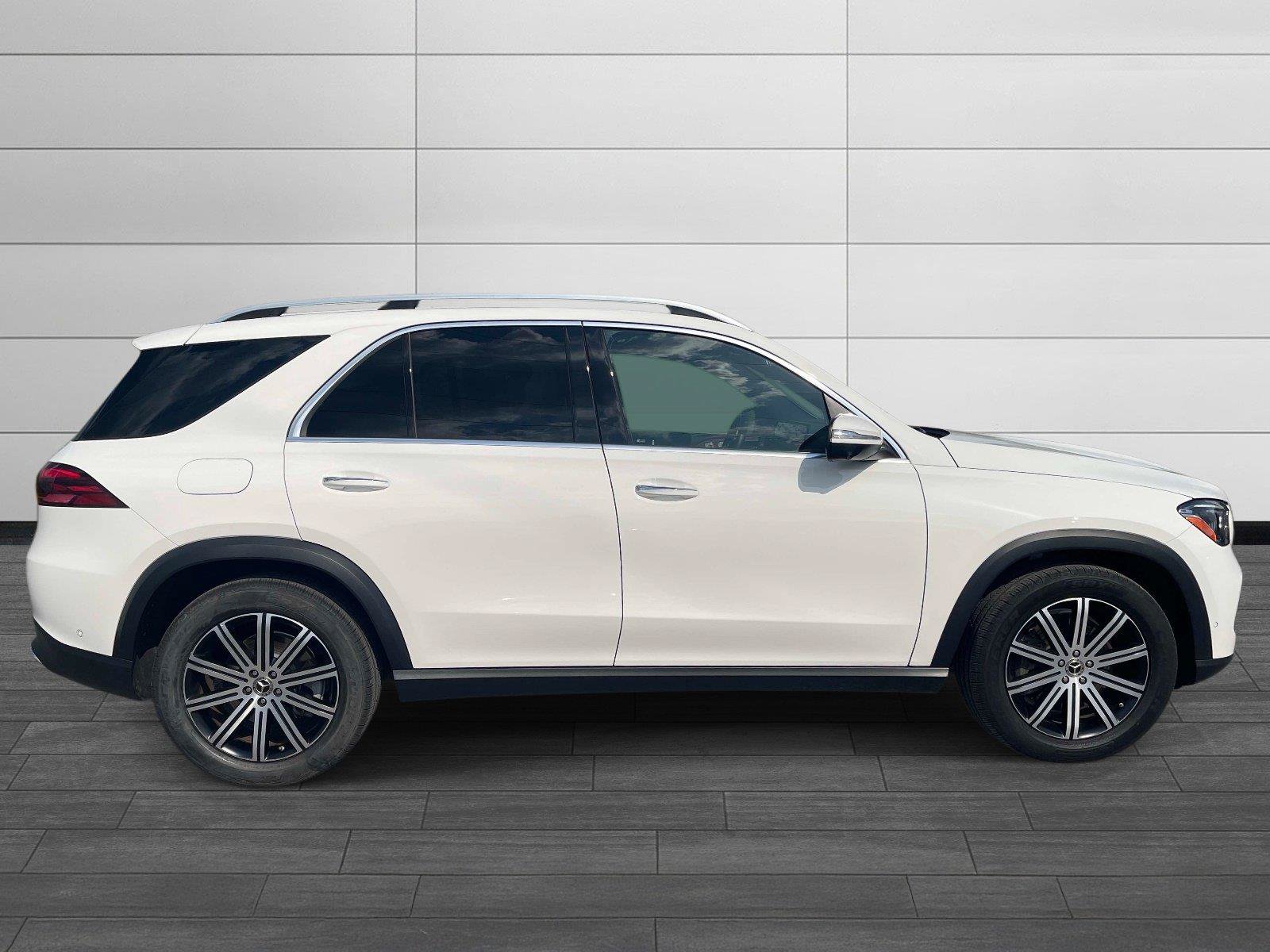Certified 2025 Mercedes-Benz GLE 450 4MATIC image 2