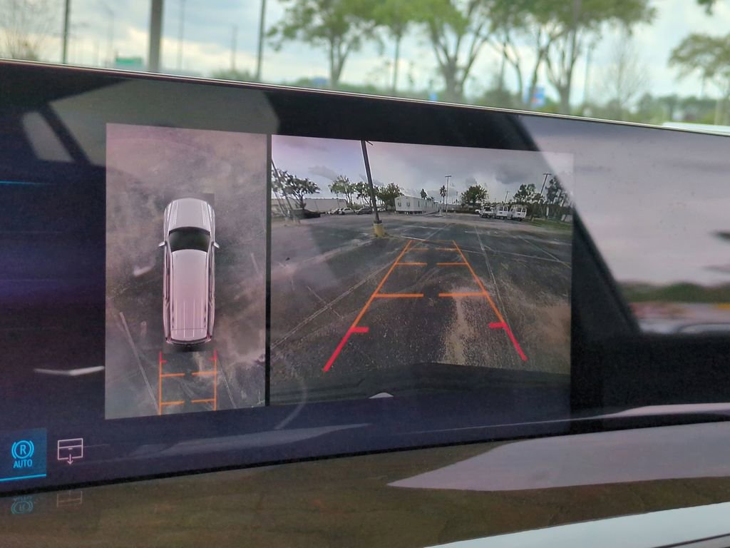 Used 2026 Cadillac Escalade Platinum Sport w/ LPO, ONYX Package image 20