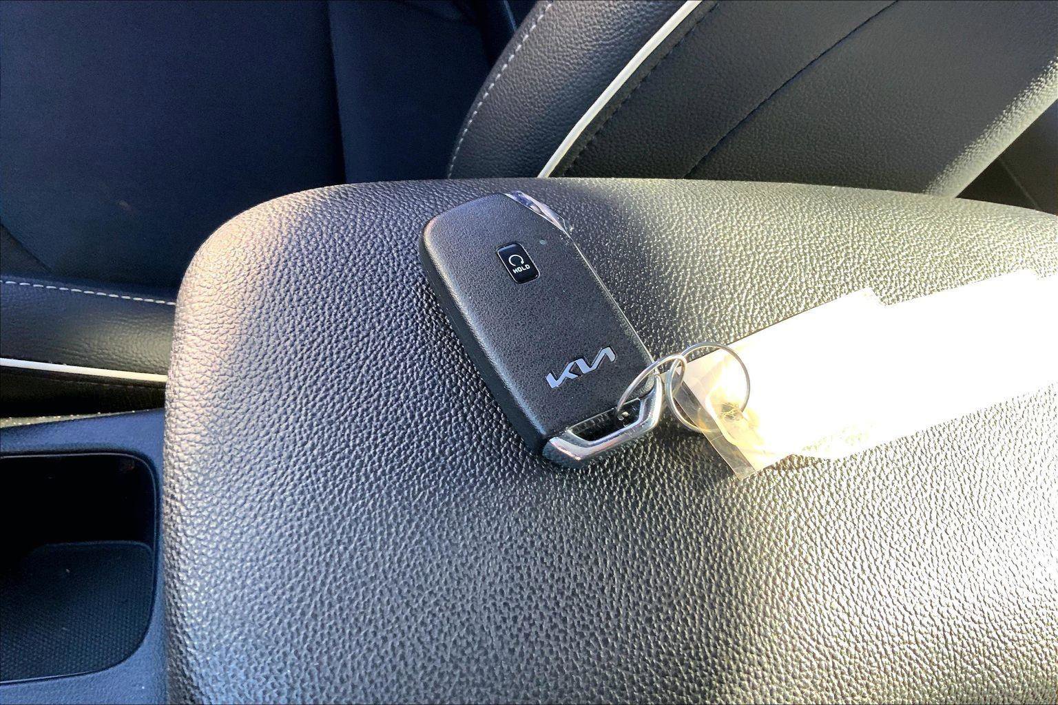 Used 2024 Kia Forte GT-Line w/ GT-Line Premium Package image 12