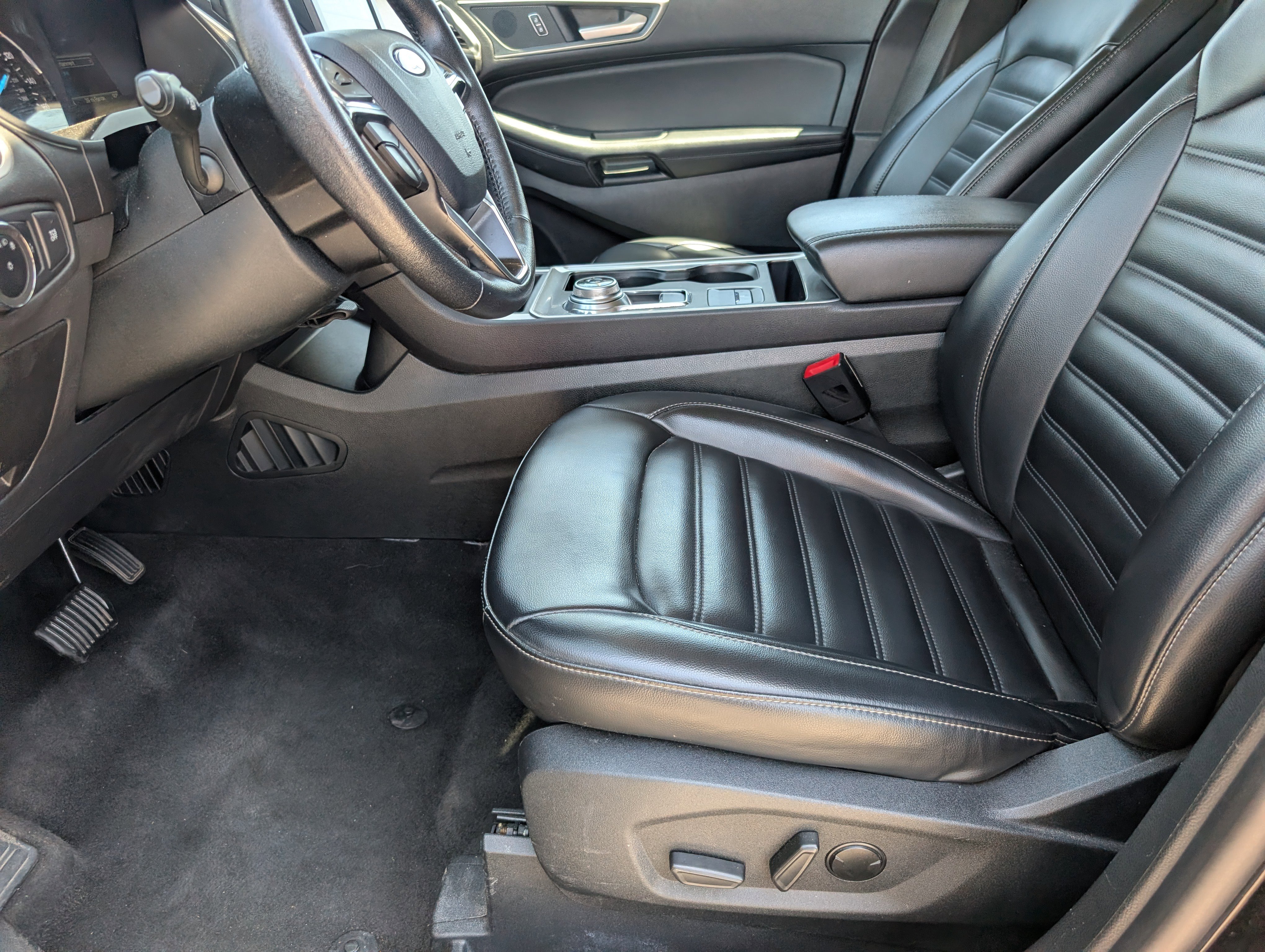 Used 2024 Ford Edge SEL AWD/4WD image 15