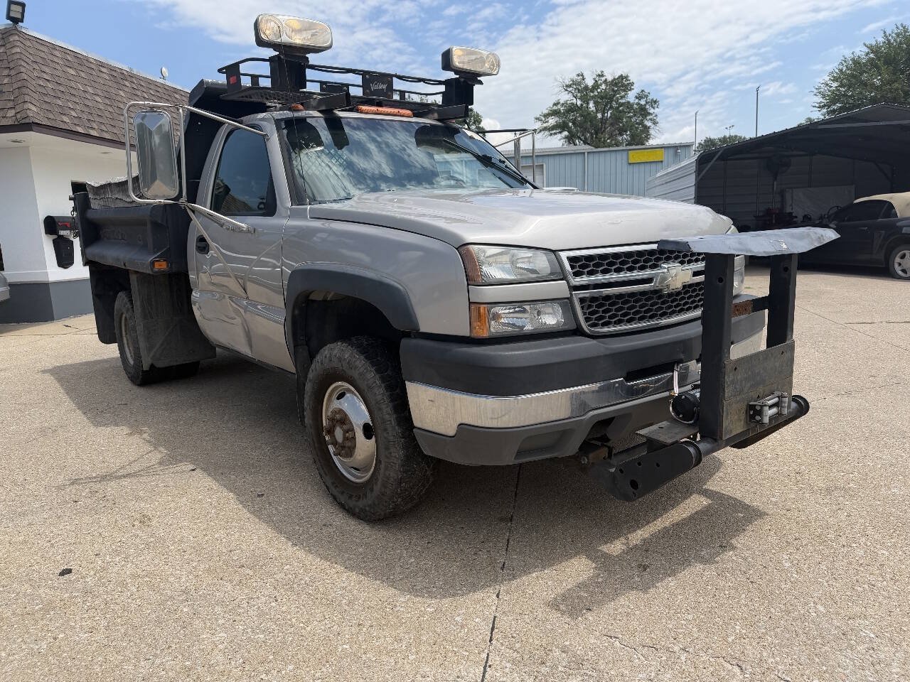 Used 2005 Chevrolet Silverado 3500 4x4 Regular Cab image 8