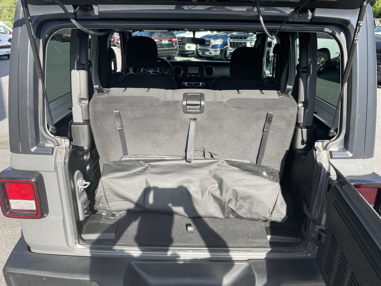 Used 2021 Jeep Wrangler Sport AWD/4WD image 39