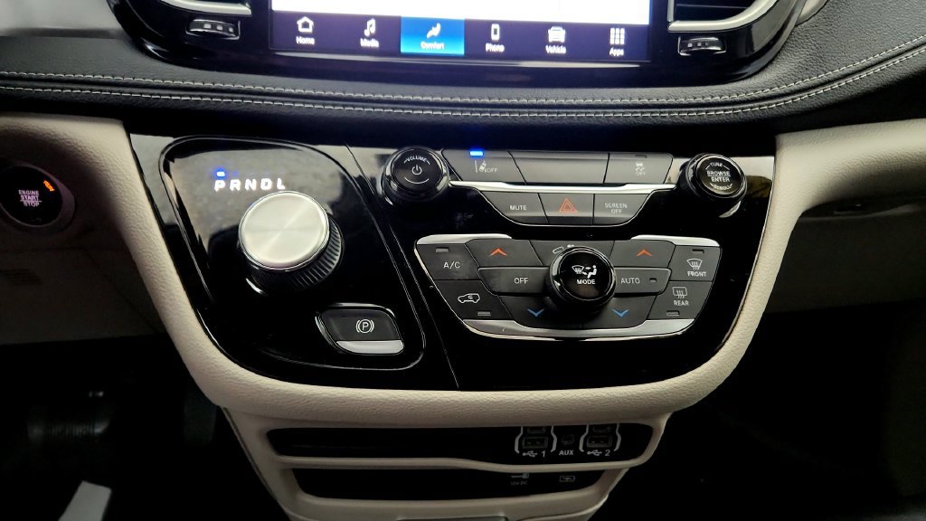 Used 2022 Chrysler Pacifica Touring-L FWD image 29
