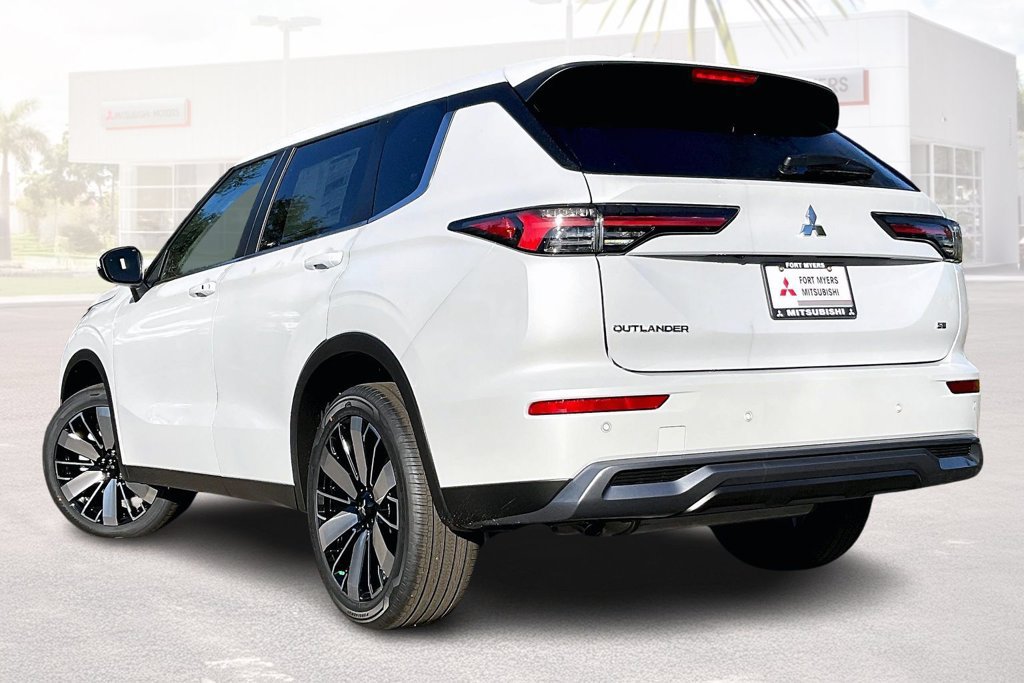 New 2026 Mitsubishi Outlander SE AWD/4WD image 3