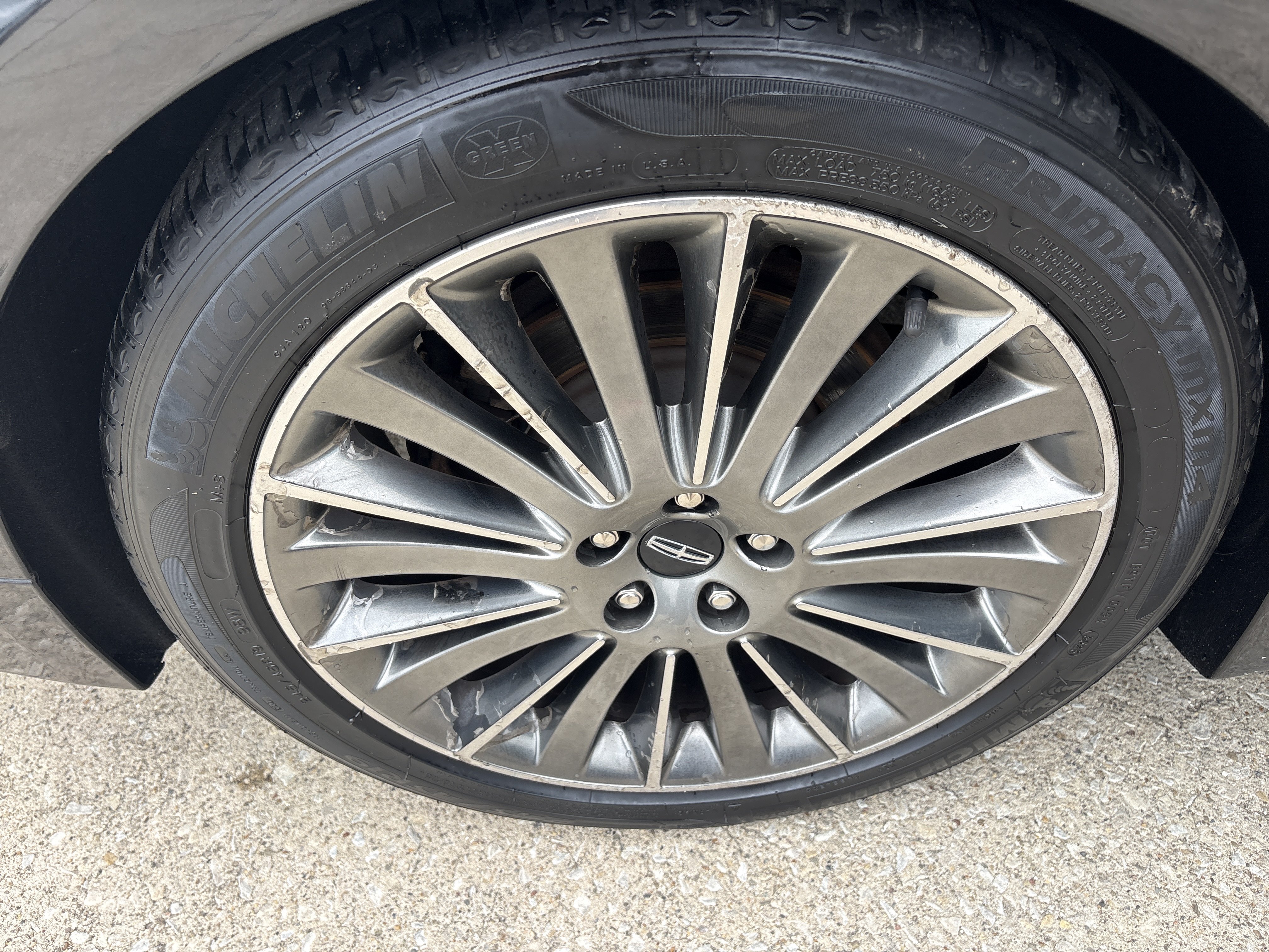 Used 2014 Lincoln MKZ FWD image 5