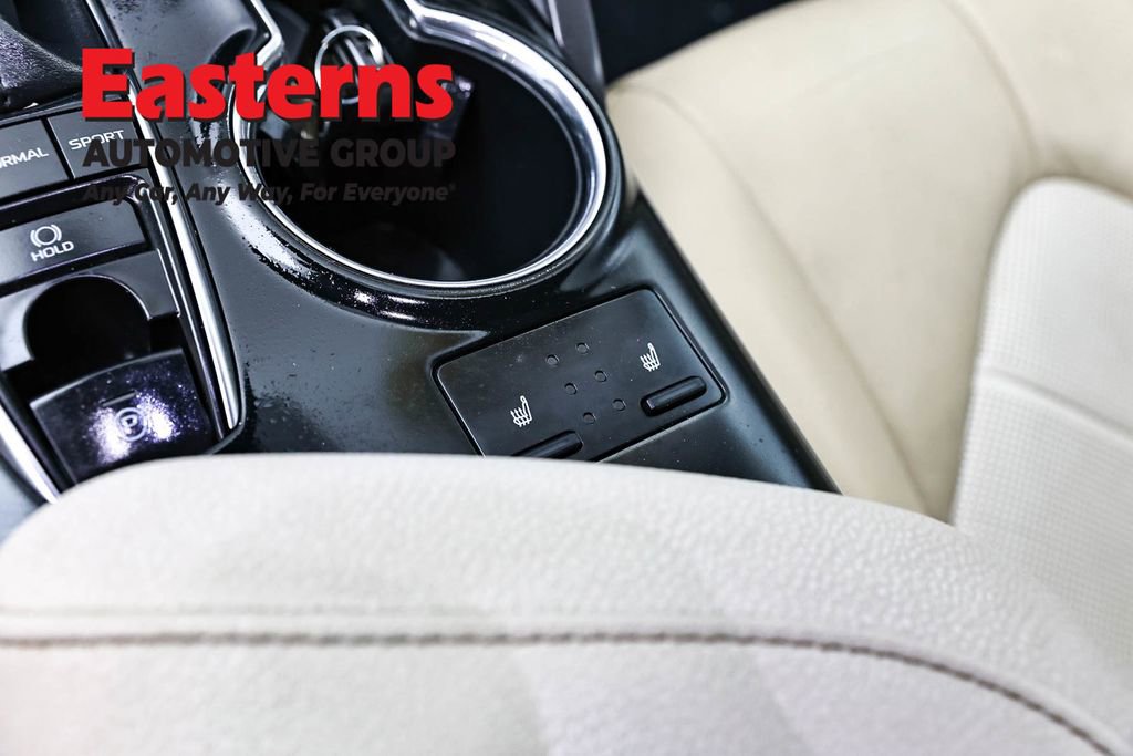 Used 2019 Toyota Camry XLE w/ Carpet Mat Package FWD image 21