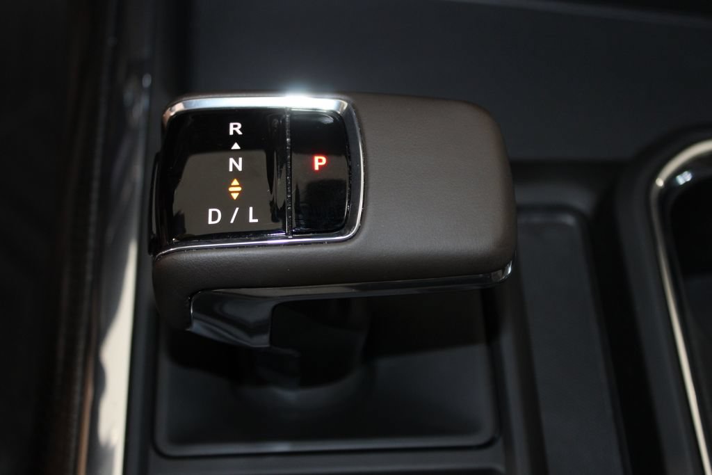 Used 2025 Chevrolet Silverado 1500 LT Trail Boss w/ LT Trail Boss Premium Package AWD/4WD image 46