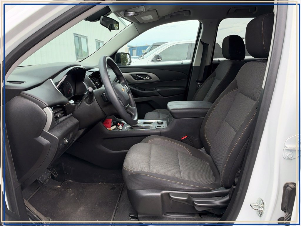 Used 2020 Chevrolet Traverse LS AWD/4WD image 2
