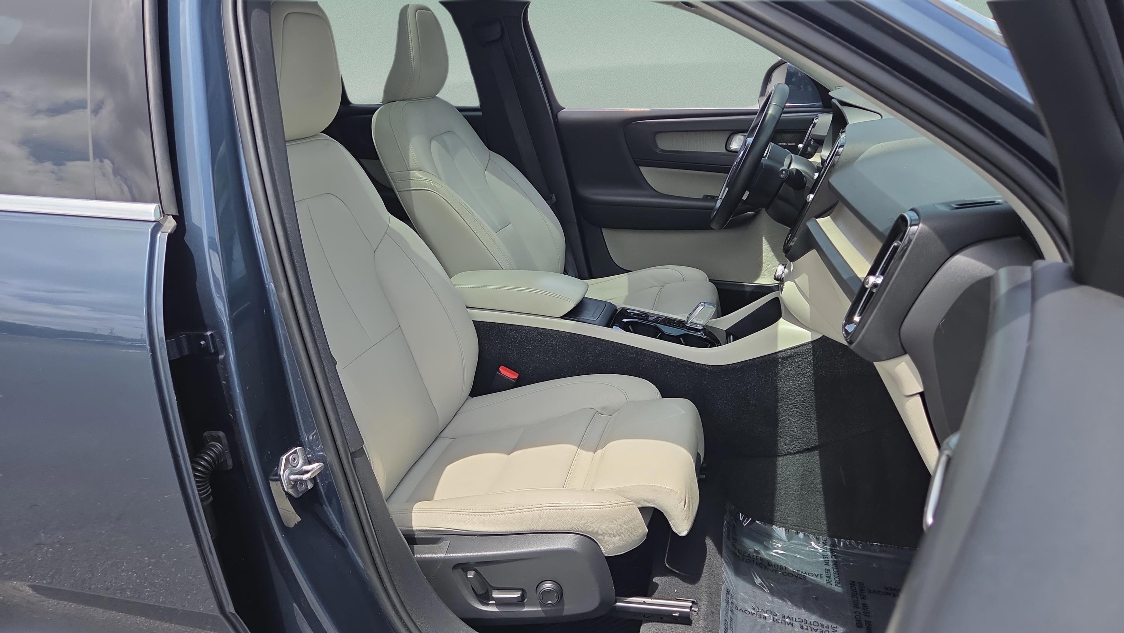 Used 2019 Volvo XC40 T5 Inscription AWD/4WD image 18