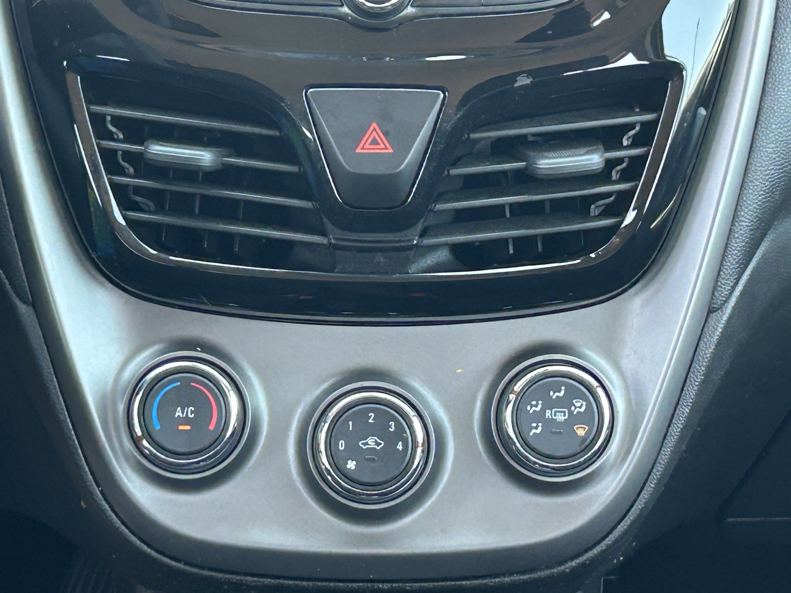 Certified 2021 Chevrolet Spark LS FWD image 20