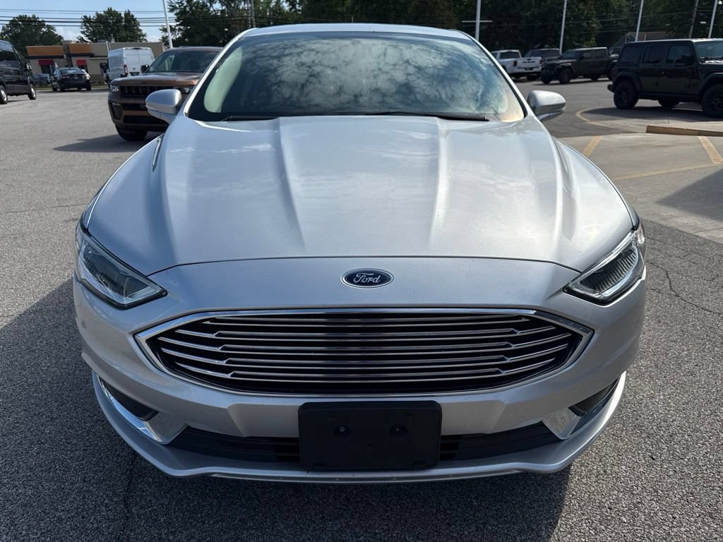 Used 2018 Ford Fusion SE w/ Fusion SE Technology Package FWD image 13