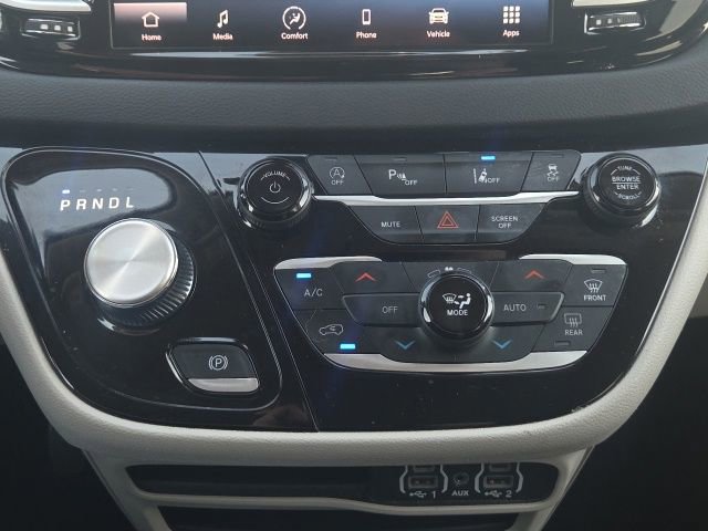 Used 2023 Chrysler Pacifica Touring-L FWD image 35
