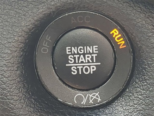 Used 2020 Jeep Cherokee Limited image 29