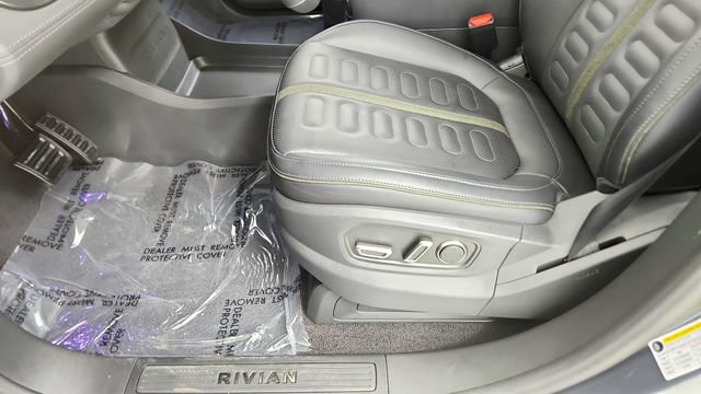 Used 2026 Rivian R1S Adventure AWD/4WD image 54