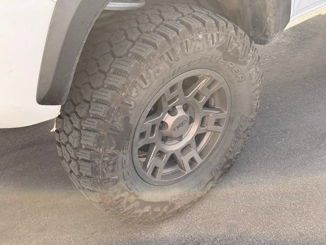 Used 2020 Toyota Tacoma TRD Off-Road w/ TRD Premium Off Road Package AWD/4WD image 12