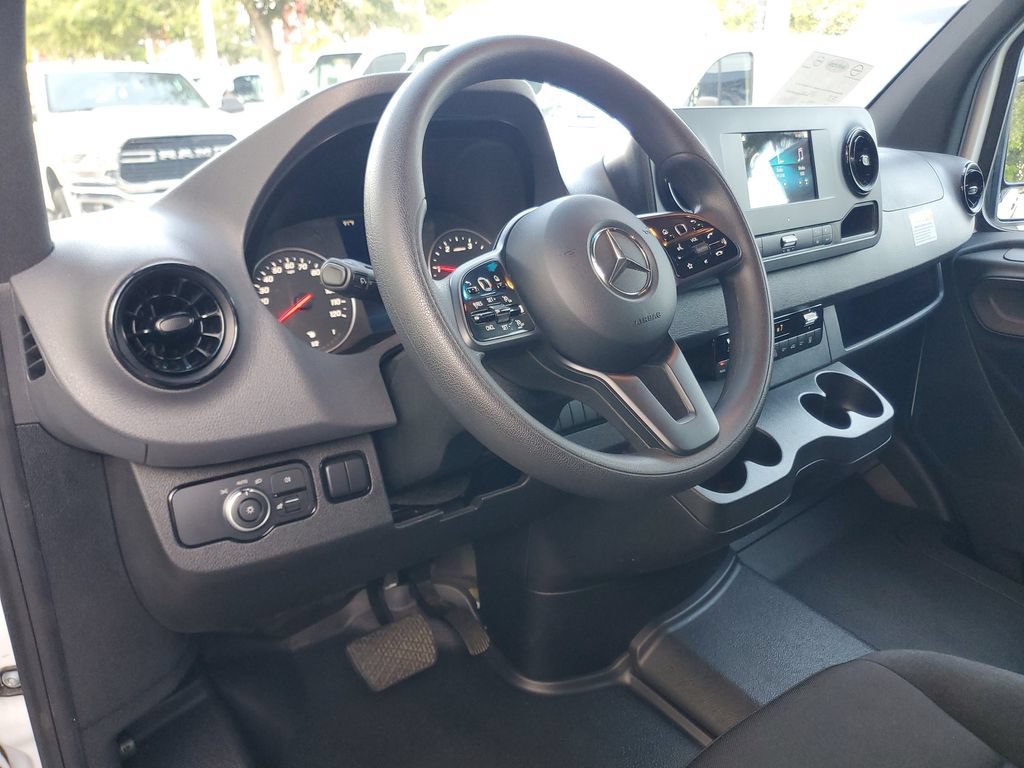Used 2024 Mercedes-Benz Sprinter 2500 image 18