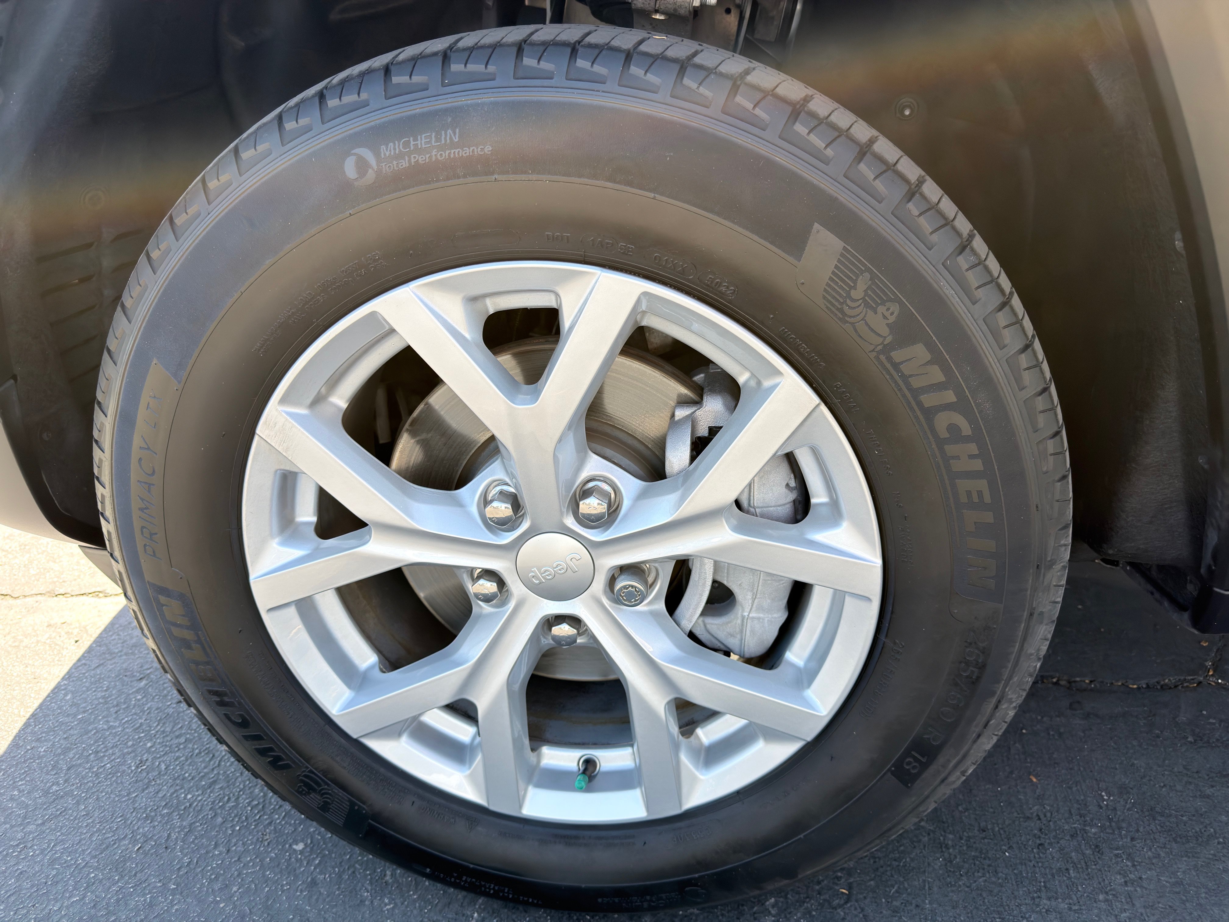 Used 2023 Jeep Grand Cherokee Limited AWD/4WD image 37