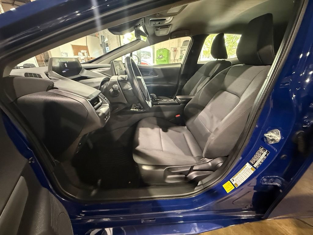Used 2023 Toyota Prius LE FWD image 20