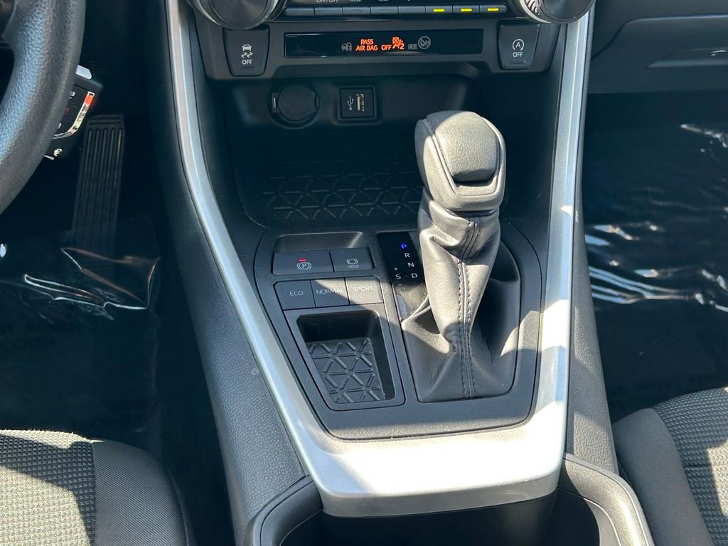 Certified 2025 Toyota RAV4 LE FWD image 20
