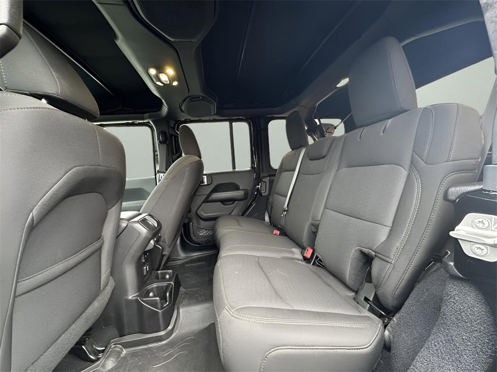 Used 2019 Jeep Wrangler Unlimited Sahara image 31