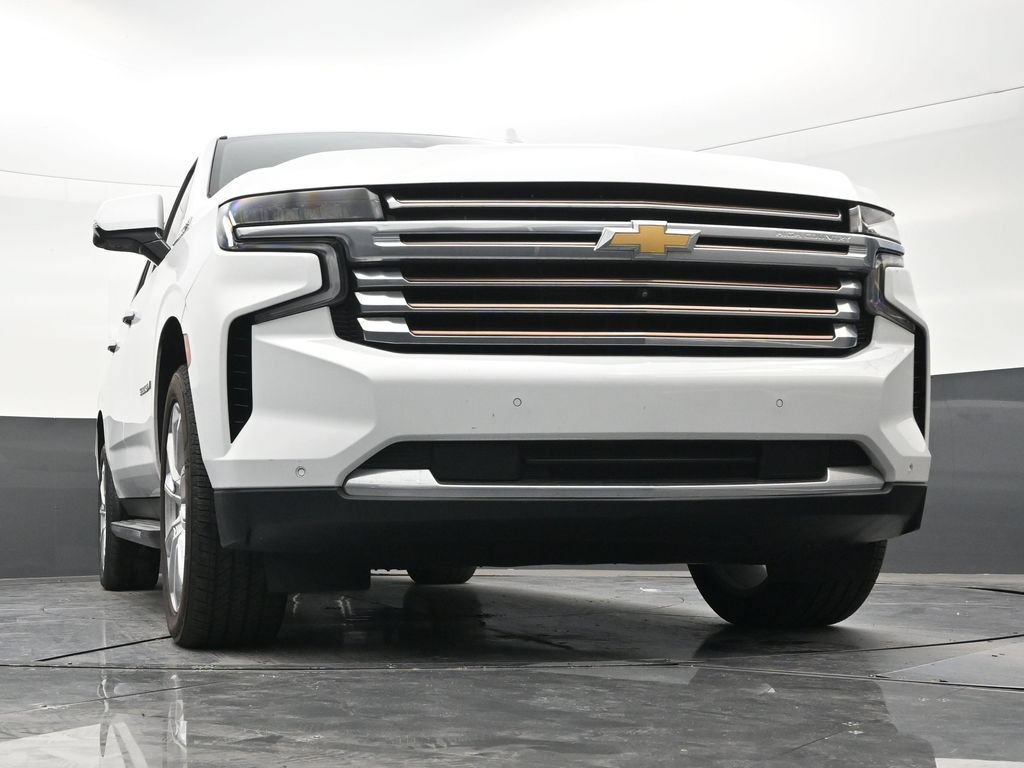 Used 2022 Chevrolet Suburban High Country RWD image 25