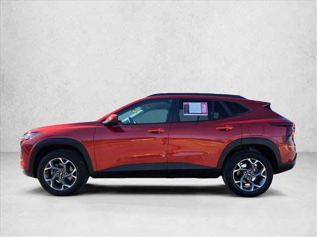 Used 2024 Chevrolet Trax LT w/ LT Convenience Package FWD image 2