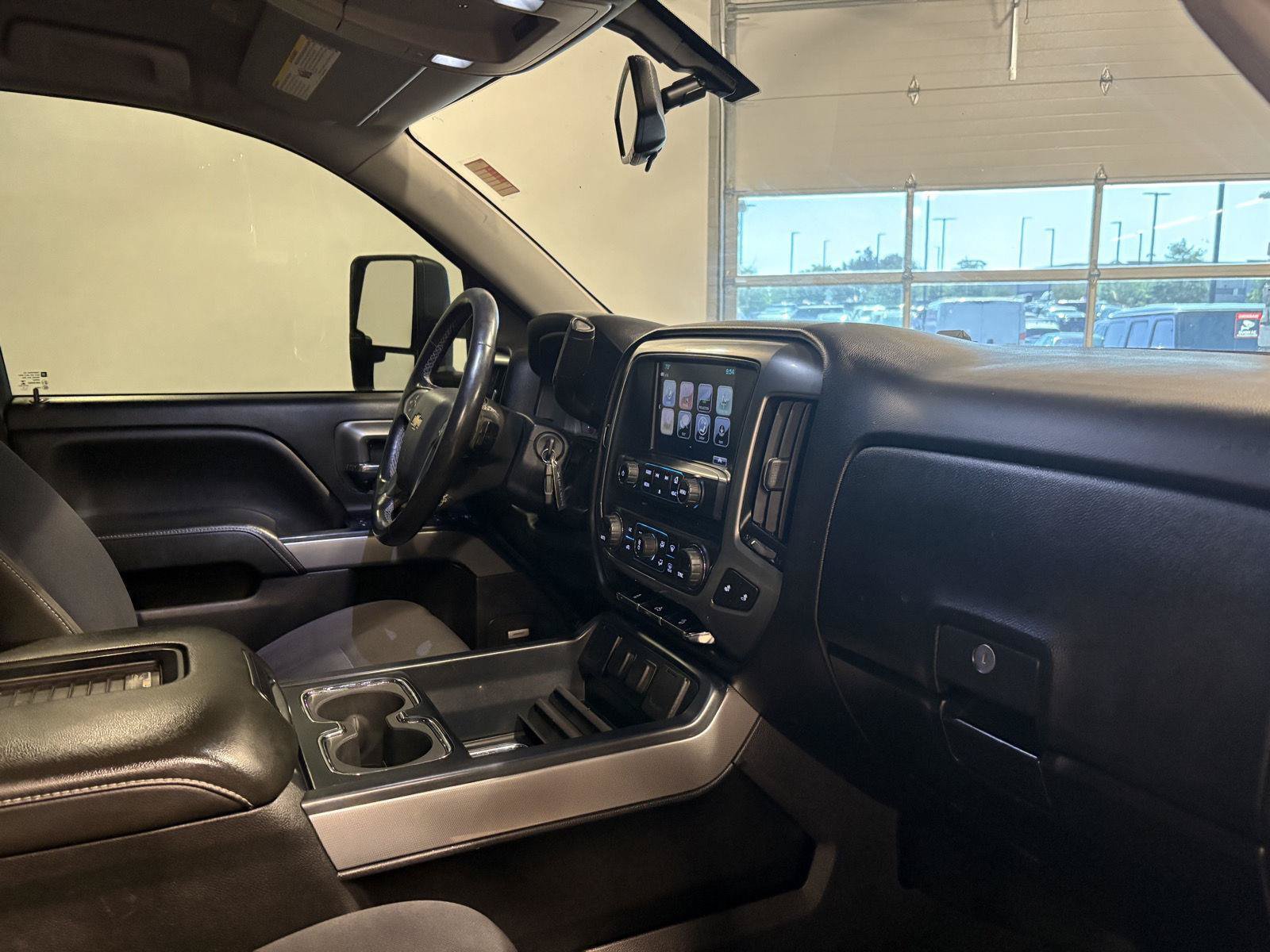 Used 2018 Chevrolet Silverado 1500 LT w/ All Star Edition AWD/4WD image 43