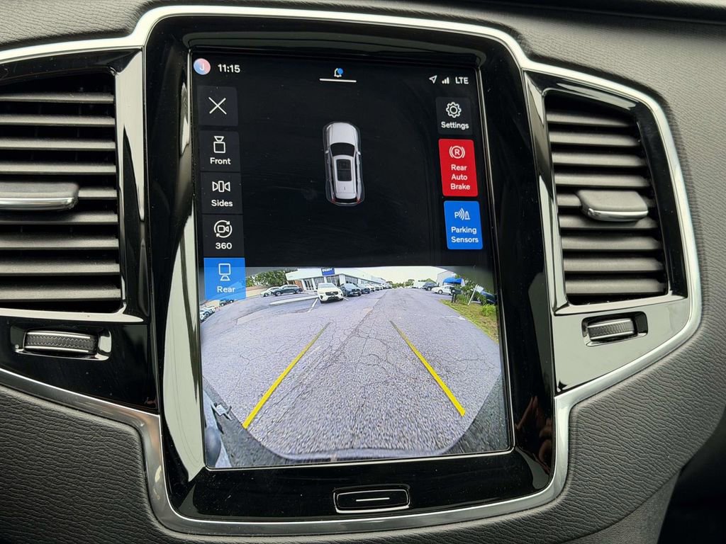 Used 2023 Volvo XC90 B5 Plus AWD/4WD image 4