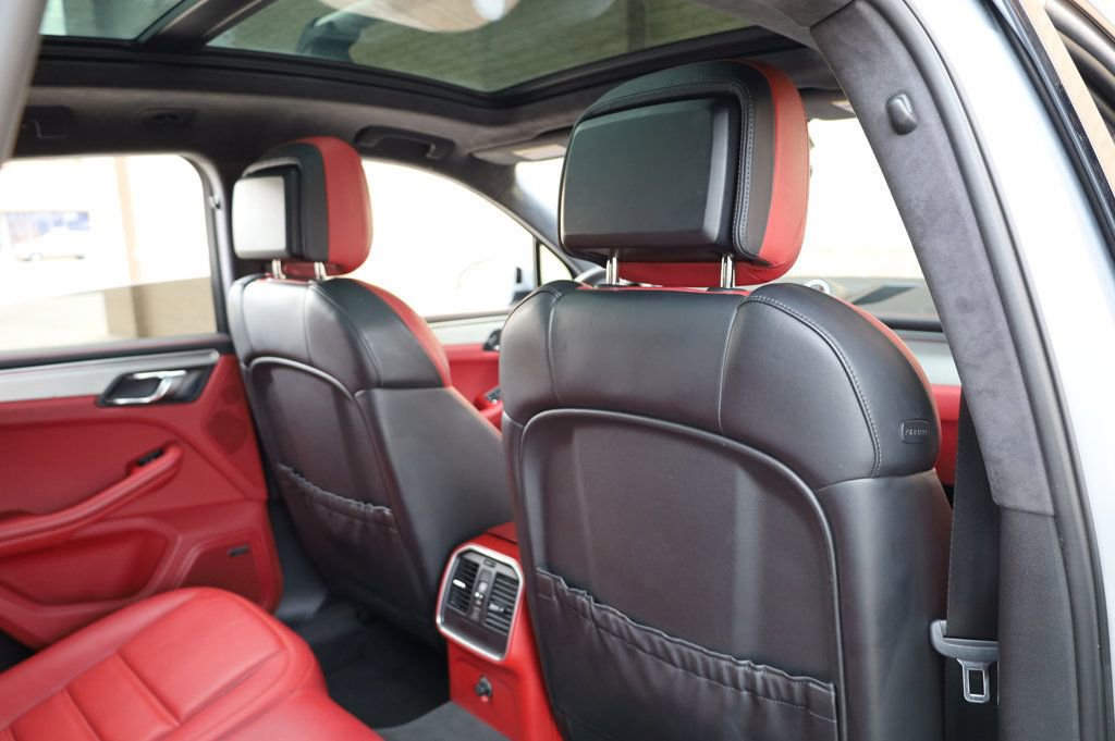 Used 2015 Porsche Macan Turbo image 22