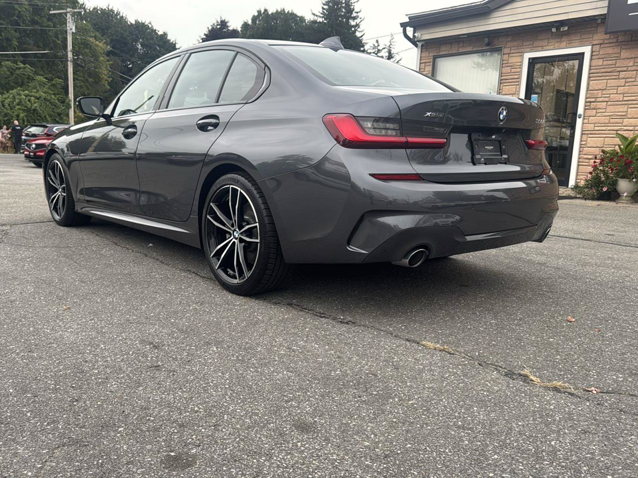 Used 2019 BMW 330i xDrive Sedan w/ M Sport Package AWD/4WD image 13