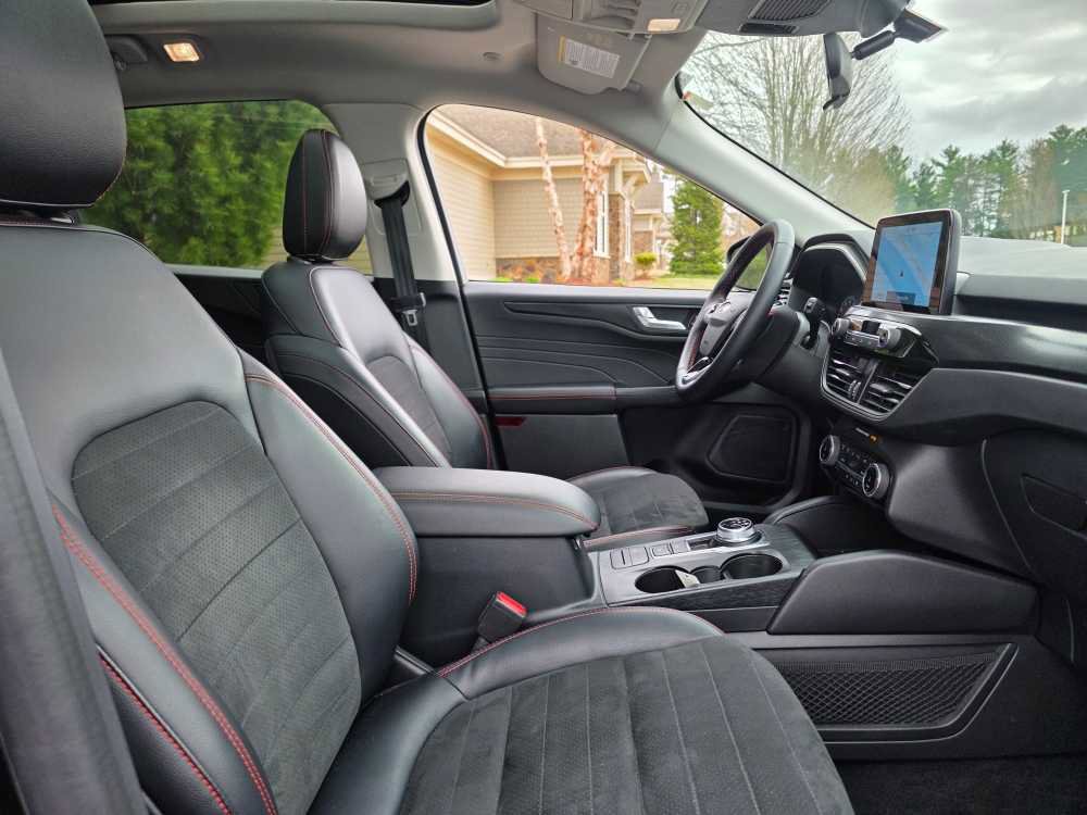 Used 2022 Ford Escape SEL w/ SEL Stealth AWD Package image 25