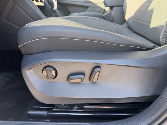 Used 2024 Volkswagen Taos SE image 20