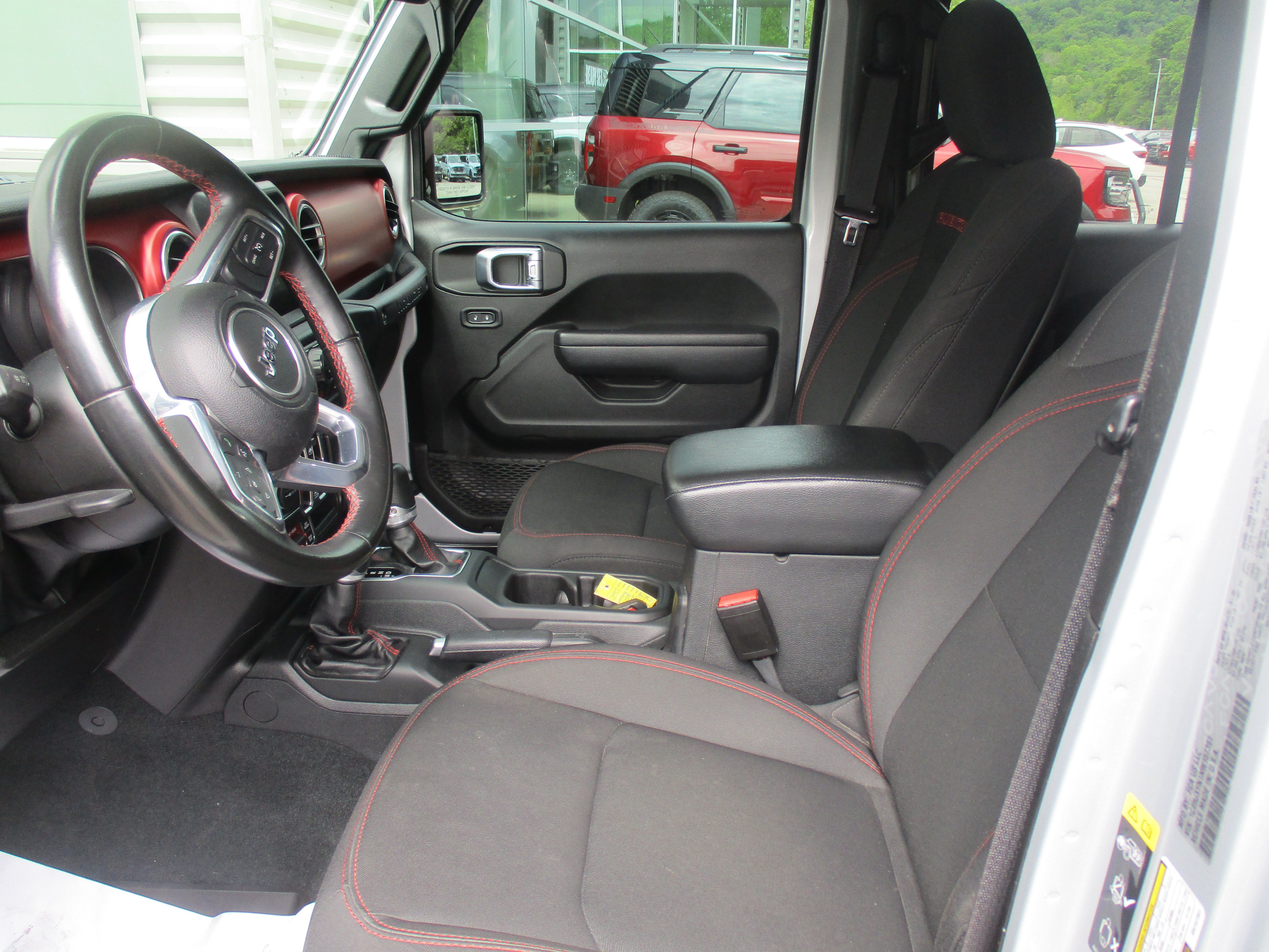 Used 2022 Jeep Wrangler Unlimited Rubicon AWD/4WD image 14