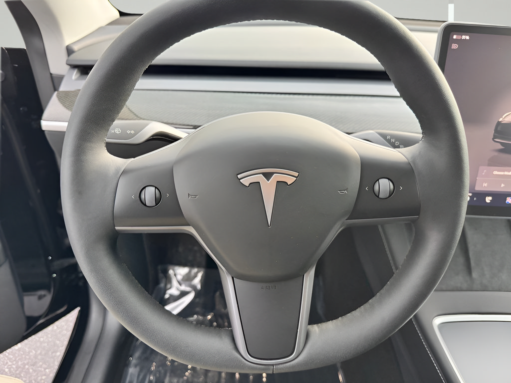 Used 2024 Tesla Model Y Long Range AWD/4WD image 13