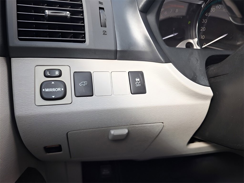 Used 2013 Toyota Venza XLE image 17