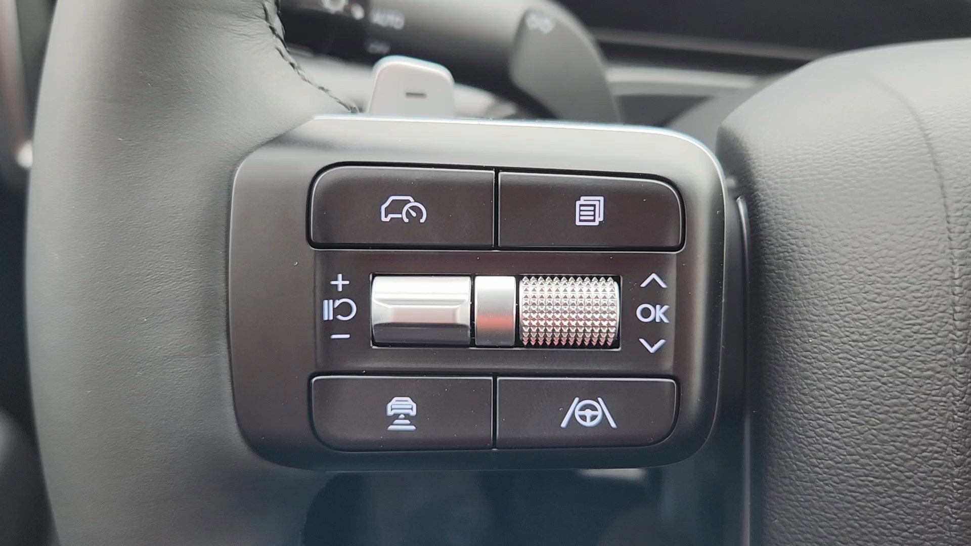 New 2026 Hyundai Santa Fe SE image 11