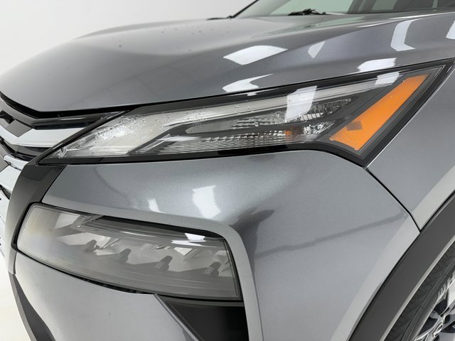 Used 2025 Nissan Rogue SV image 6