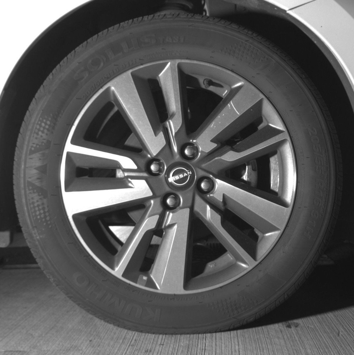 Used 2025 Nissan Versa SV image 13