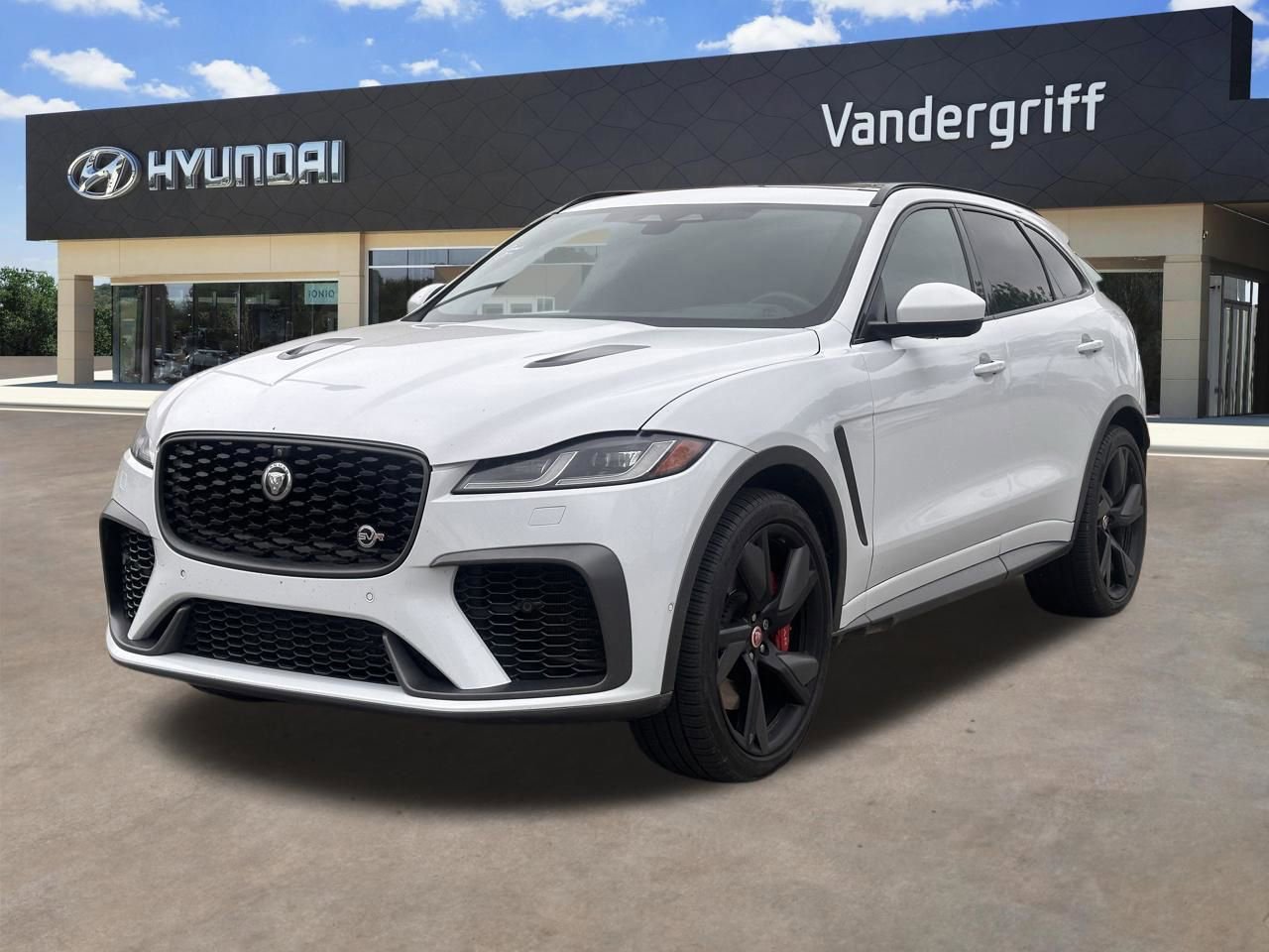 Used 2021 Jaguar F-PACE SVR image 4