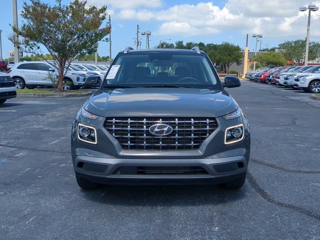 Used 2025 Hyundai Venue Limited FWD image 3