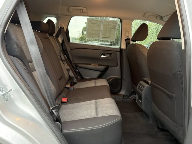 Used 2025 Nissan Rogue SV FWD image 12