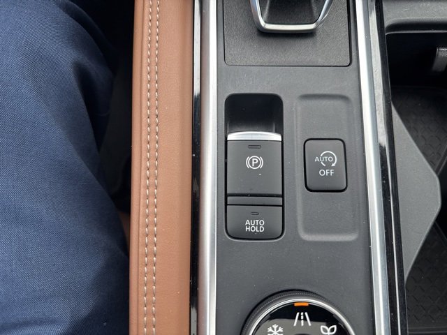 Used 2024 Nissan Pathfinder Platinum w/ Black Appearance Package image 15